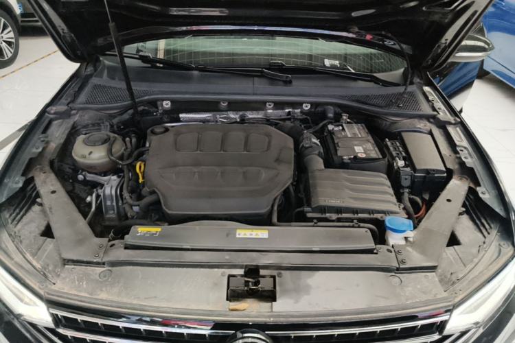 Used Volkswagen Magotan 2023 2 Million Units Commemorative Edition 330TSI DSG Luxury Version Engine Bay
