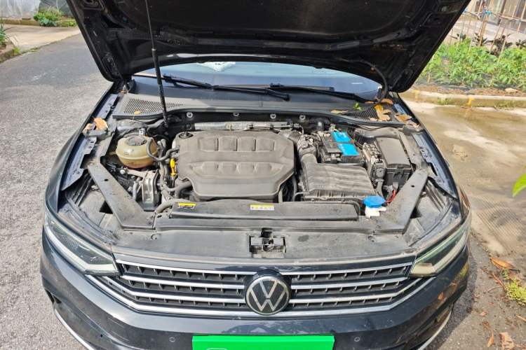Used Volkswagen Magotan 2023 2 Million Units Commemorative Edition 330TSI DSG Luxury Version Engine Bay