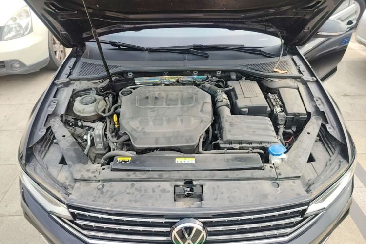 Used Volkswagen Magotan 2023 2 Million Units Limited Edition 330TSI DSG Leading Version Engine Bay