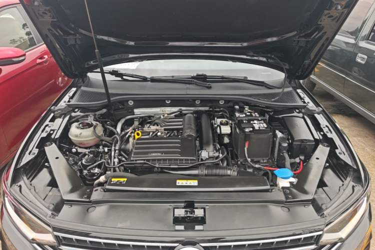 Used Volkswagen Magotan 2023 2 Million Units Limited-Edition 280TSI DSG Comfort Version Engine Bay