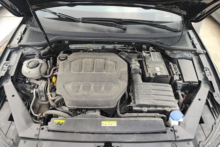 Used Volkswagen Magotan 2023 2 Million Units Commemorative Edition 330TSI DSG Luxury Version Engine Bay