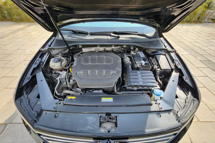 Used Volkswagen Magotan 2023 2 Million Units Limited Edition 330TSI DSG Leading Version Engine Bay