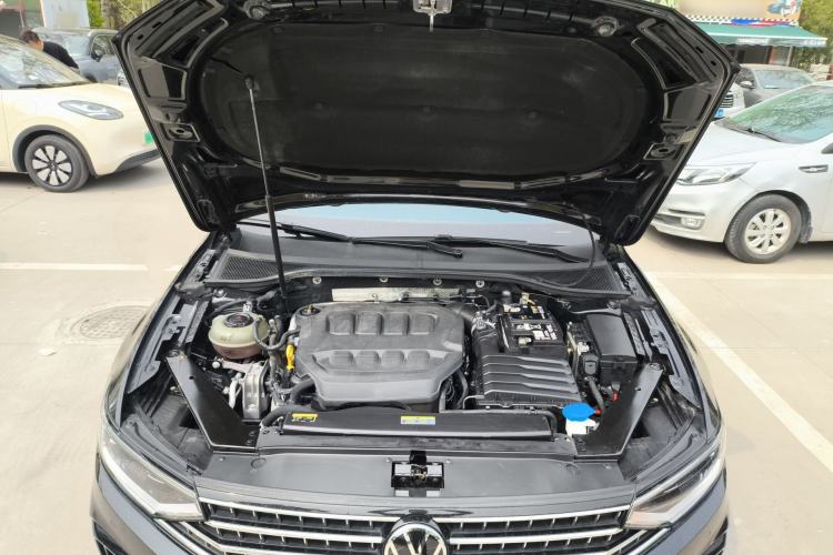 Used Volkswagen Magotan 2023 2 Million Units Commemorative Edition 330TSI DSG Luxury Version Engine Bay