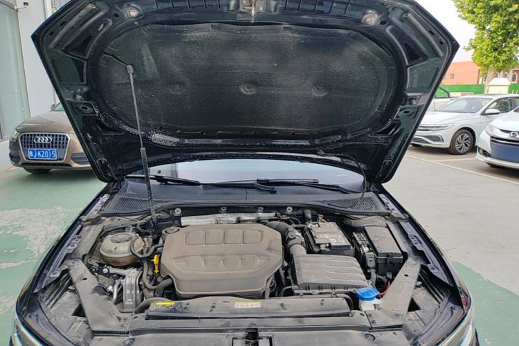 Used Volkswagen Magotan 2023 2 Million Units Limited Edition 330TSI DSG Leading Version Engine Bay
