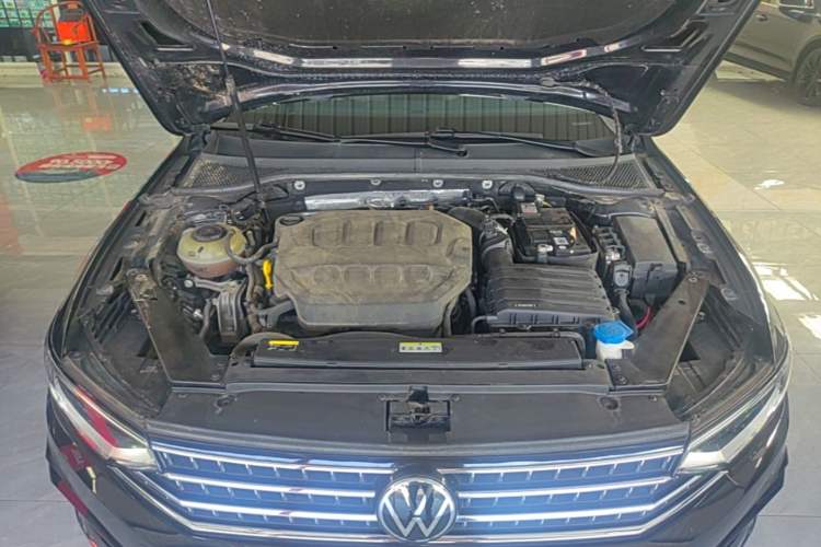Used Volkswagen Magotan 2023 2 Million Units Commemorative Edition 330TSI DSG Luxury Version Engine Bay