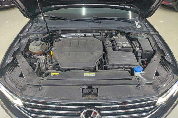Used Volkswagen Magotan 2023 2 Million Units Commemorative Edition 330TSI DSG Luxury Version Engine Bay