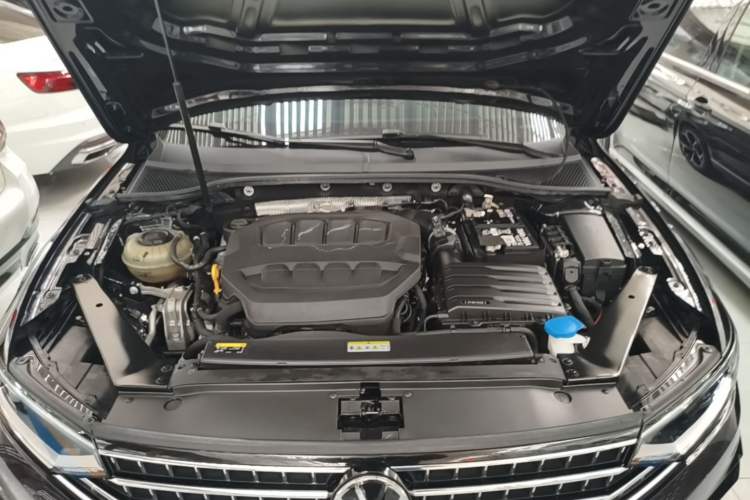 Used Volkswagen Magotan 2023 2 Million Units Commemorative Edition 330TSI DSG Luxury Version Engine Bay