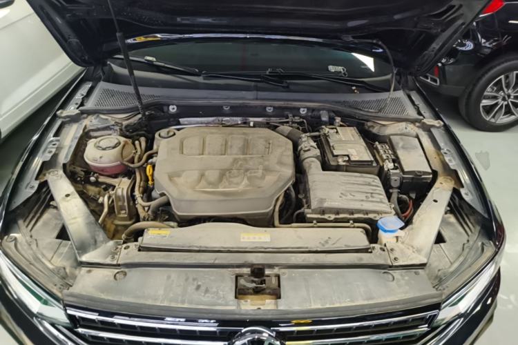 Used Volkswagen Magotan 2023 2 Million Units Limited Edition 330TSI DSG Leading Version Engine Bay