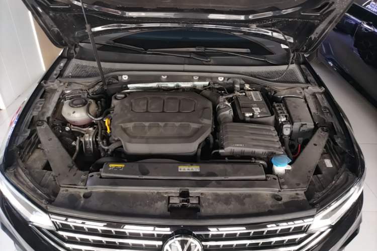 Used Volkswagen Magotan 2023 2 Million Units Commemorative Edition 330TSI DSG Luxury Version Engine Bay