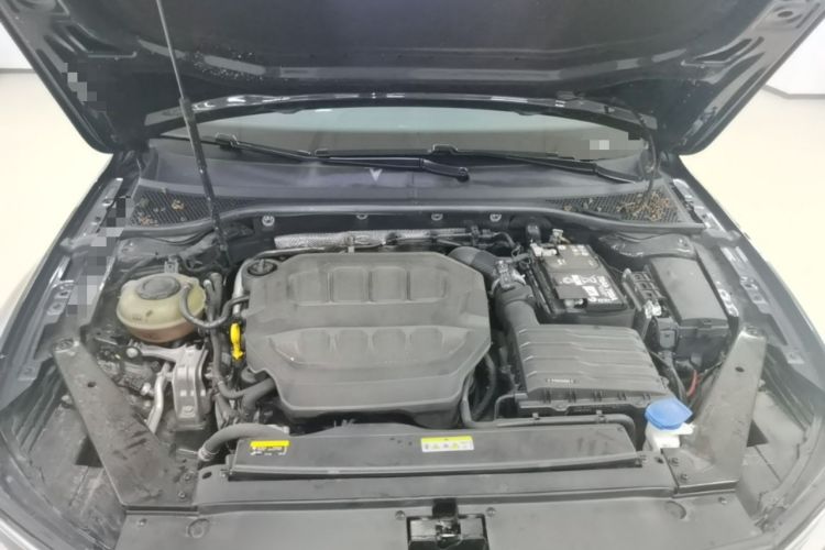 Used Volkswagen Magotan 2023 2 Million Units Commemorative Edition 330TSI DSG Luxury Version Engine Bay