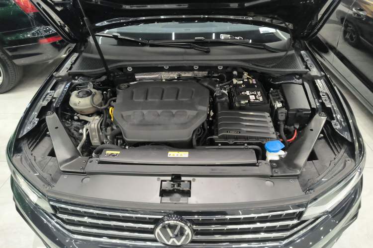 Used Volkswagen Magotan 2023 2 Million Units Commemorative Edition 330TSI DSG Luxury Version Engine Bay