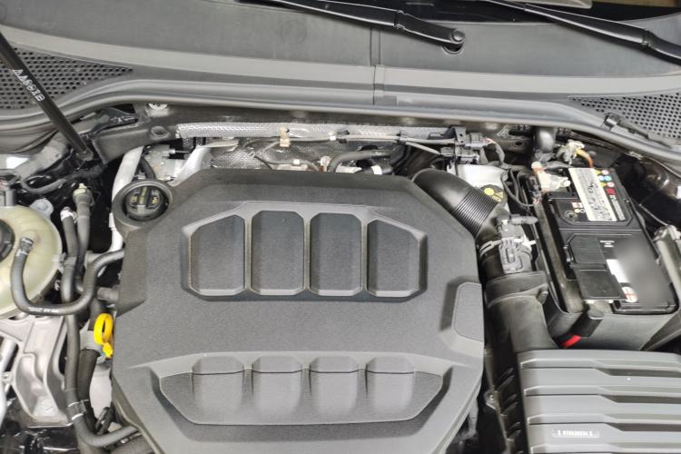 Used Volkswagen Magotan 2023 2 Million Units Commemorative Edition 330TSI DSG Luxury Version Engine Bay