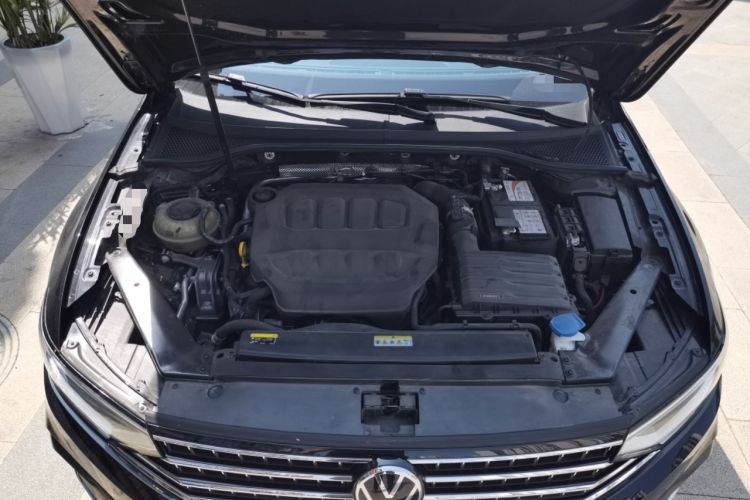 Used Volkswagen Magotan 2023 2 Million Units Limited Edition 330TSI DSG Leading Version Engine Bay