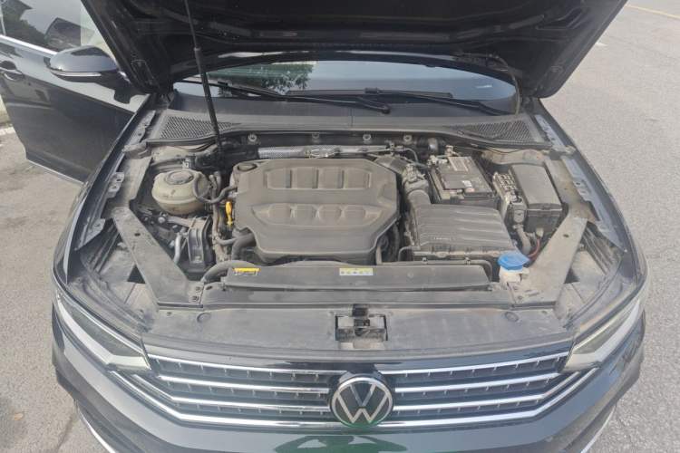 Used Volkswagen Magotan 2023 2 Million Units Commemorative Edition 330TSI DSG Luxury Version Engine Bay