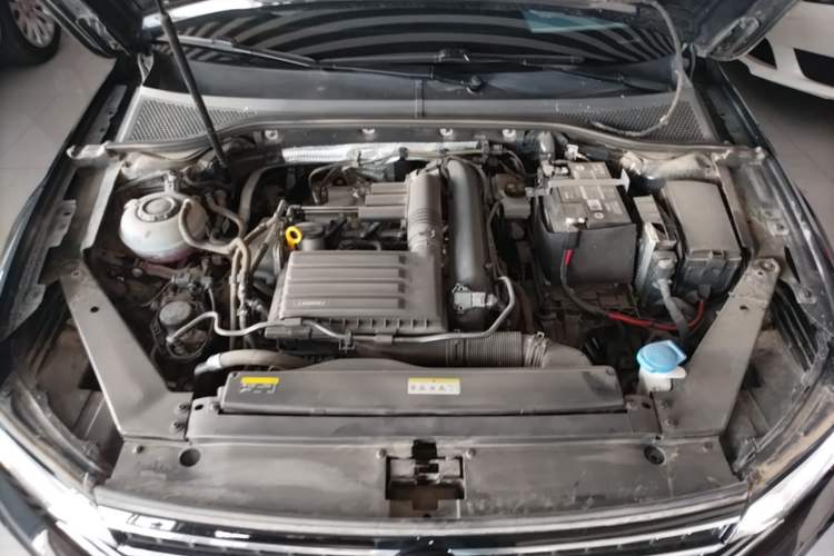 Used Volkswagen Magotan 2023 2 Million Units Limited-Edition 280TSI DSG Comfort Version Engine Bay