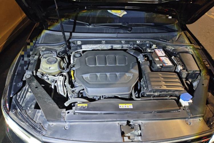 Used Volkswagen Magotan 2023 2 Million Units Commemorative Edition 330TSI DSG Luxury Version Engine Bay