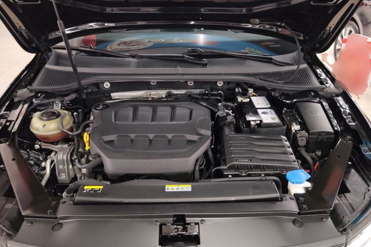Used Volkswagen Magotan 2023 2 Million Units Limited Edition 330TSI DSG Leading Version Engine Bay