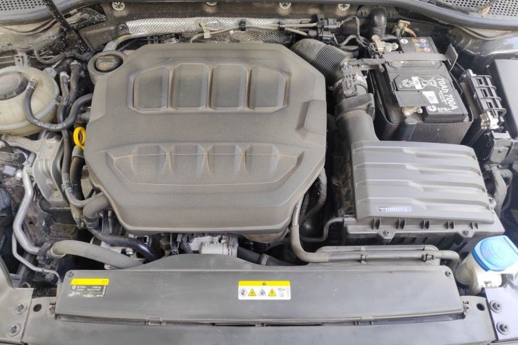 Used Volkswagen Magotan 2023 2 Million Units Commemorative Edition 330TSI DSG Luxury Version Engine Bay