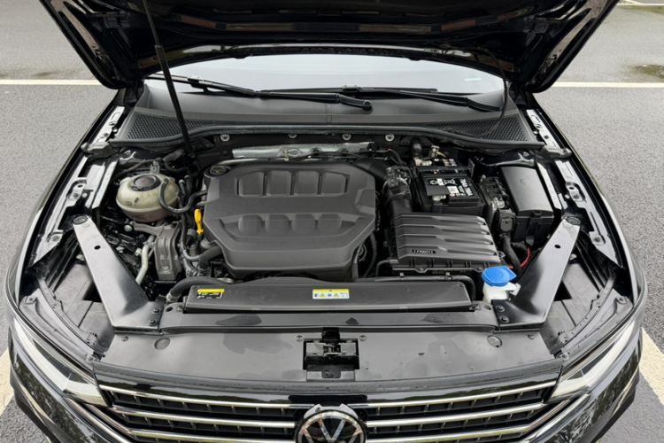 Used Volkswagen Magotan 2023 2 Million Units Commemorative Edition 330TSI DSG Luxury Version Engine Bay