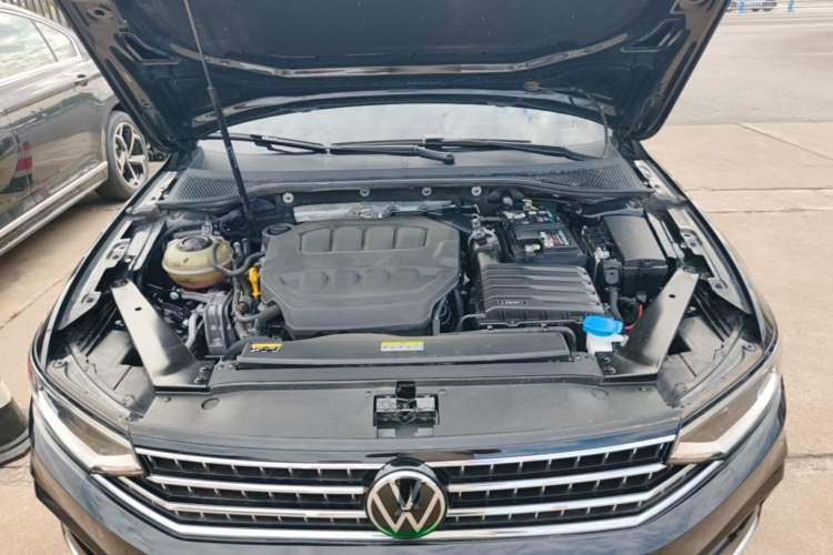 Used Volkswagen Magotan 2023 2 Million Units Limited Edition 330TSI DSG Leading Version Engine Bay