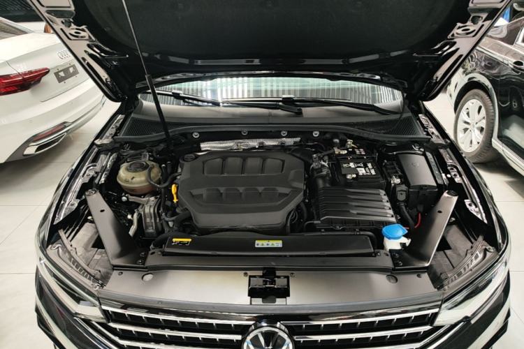 Used Volkswagen Magotan 2023 2 Million Units Commemorative Edition 330TSI DSG Luxury Version Engine Bay