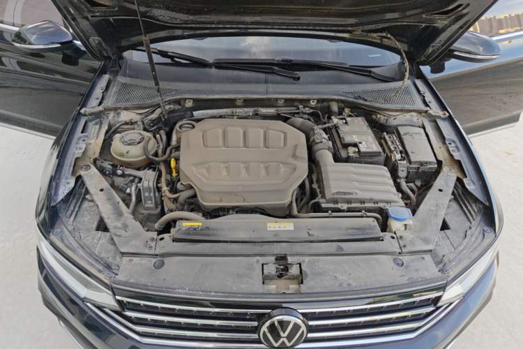 Used Volkswagen Magotan 2023 2 Million Units Commemorative Edition 330TSI DSG Luxury Version Engine Bay