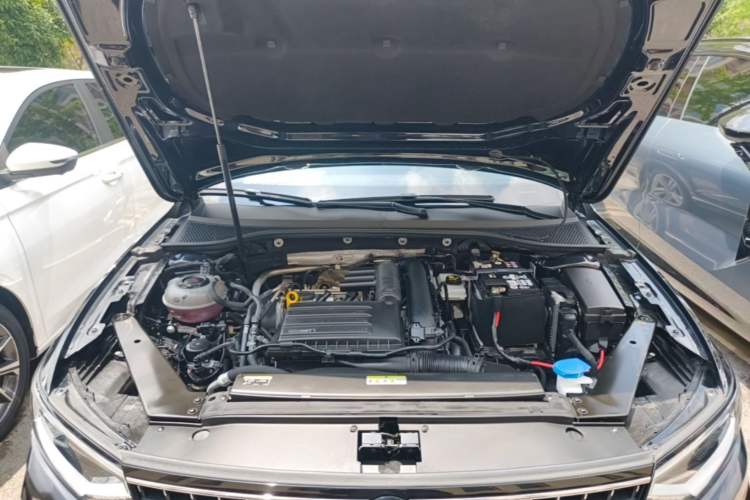 Used Volkswagen Magotan 2023 2 Million Units Limited-Edition 280TSI DSG Comfort Version Engine Bay