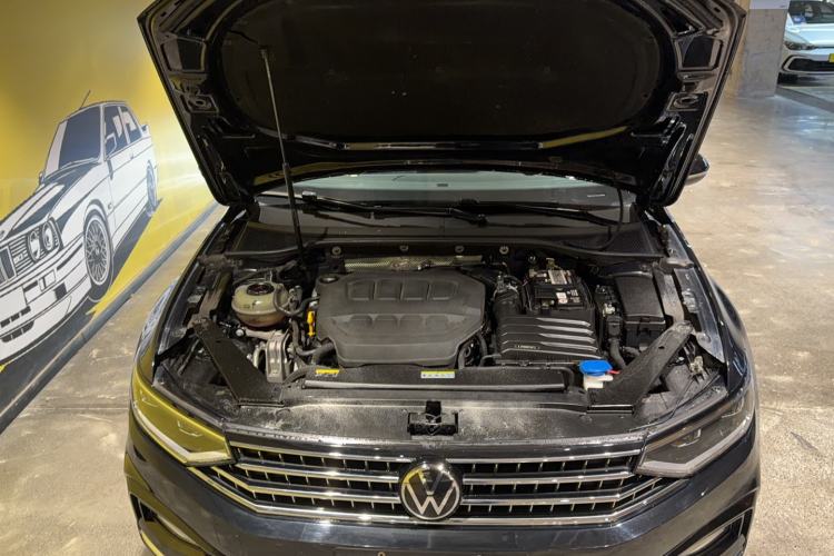 Used Volkswagen Magotan 2023 2 Million Units Commemorative Edition 330TSI DSG Luxury Version Engine Bay