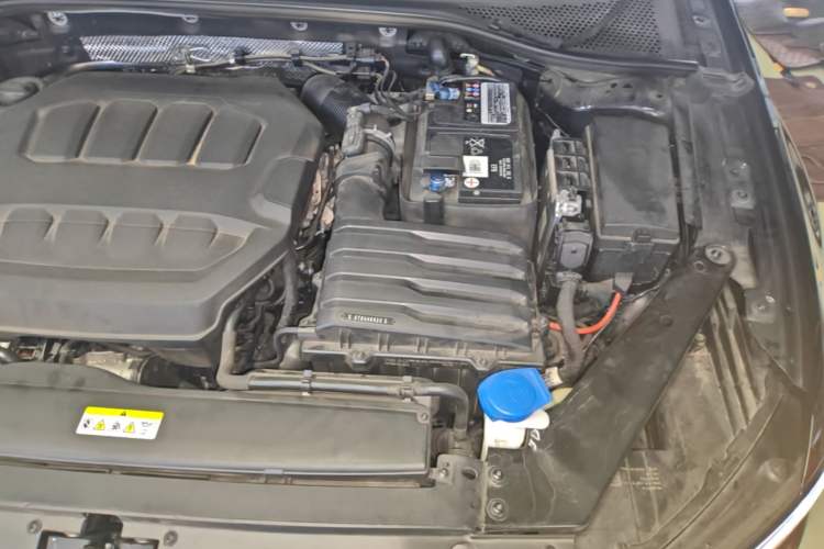 Used Volkswagen Magotan 2023 2 Million Units Limited Edition 330TSI DSG Leading Version Engine Bay Left
