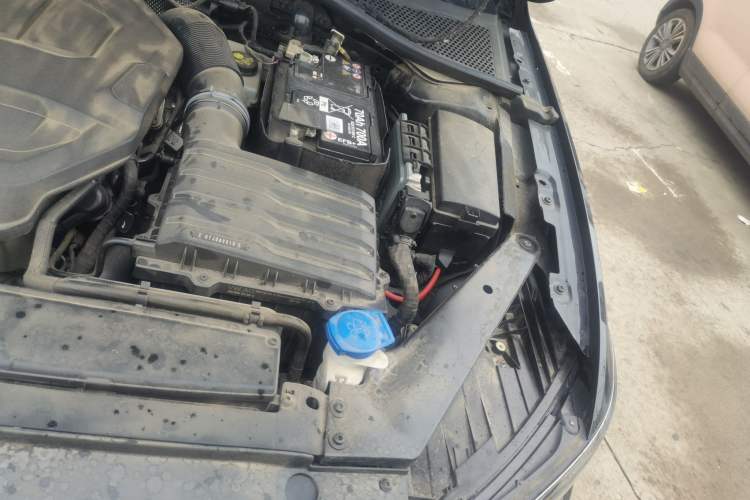 Used Volkswagen Magotan 2023 2 Million Units Limited-Edition 380TSI DSG Flagship Version Engine Bay Left