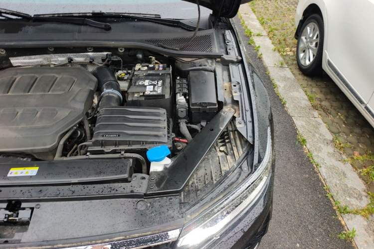 Used Volkswagen Magotan 2023 2 Million Units Limited-Edition 380TSI DSG Flagship Version Engine Bay Left