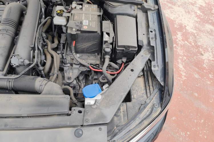 Used Volkswagen Magotan 2023 2 Million Units Limited-Edition 280TSI DSG Comfort Version Engine Bay Left