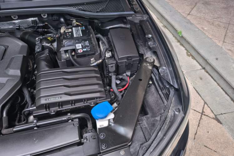 Used Volkswagen Magotan 2023 2 Million Units Limited Edition 330TSI DSG Leading Version Engine Bay Left