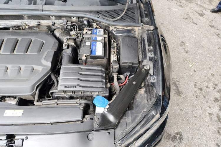 Used Volkswagen Magotan 2023 2 Million Units Limited Edition 330TSI DSG Leading Version Engine Bay Left