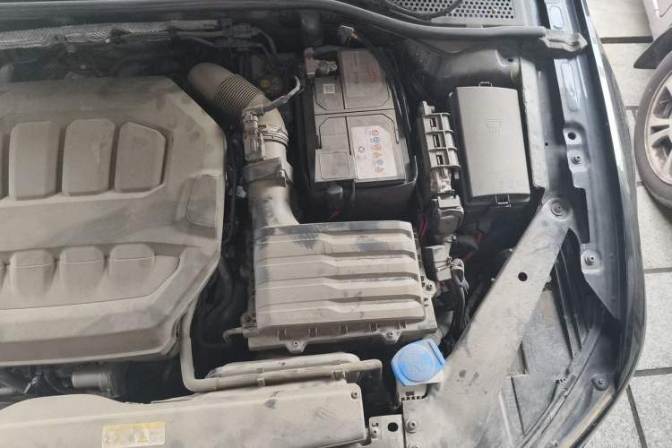 Used Volkswagen Magotan 2023 2 Million Units Limited Edition 330TSI DSG Leading Version Engine Bay Left