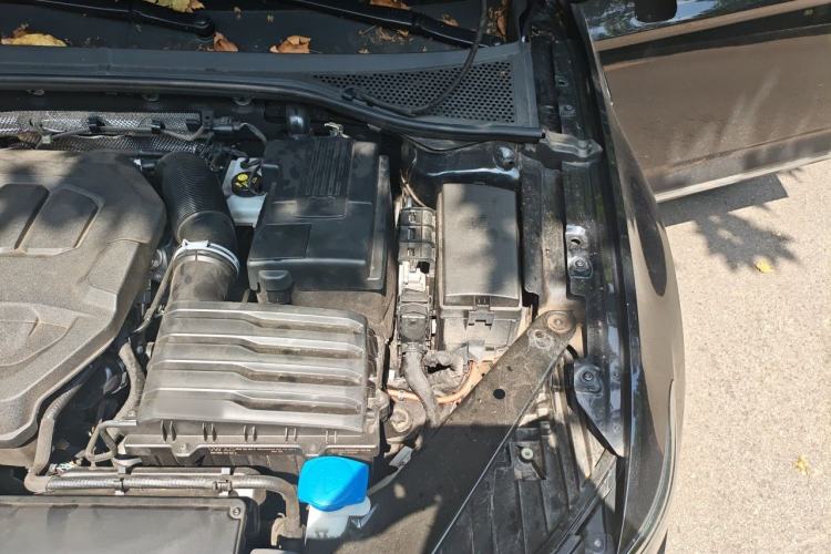 Used Volkswagen Magotan 2023 2 Million Units Limited-Edition 380TSI DSG Flagship Version Engine Bay Left