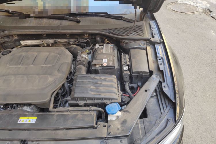 Used Volkswagen Magotan 2023 2 Million Units Commemorative Edition 330TSI DSG Luxury Version Engine Bay Left