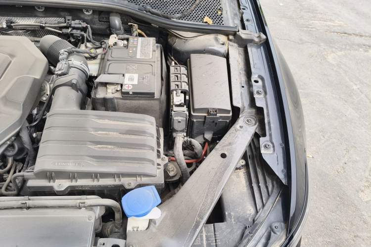 Used Volkswagen Magotan 2023 2 Million Units Limited Edition 330TSI DSG Leading Version Engine Bay Left