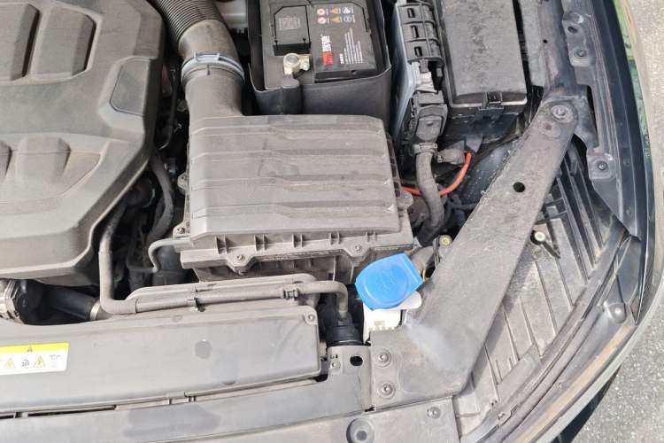 Used Volkswagen Magotan 2023 2 Million Units Limited-Edition 380TSI DSG Flagship Version Engine Bay Left