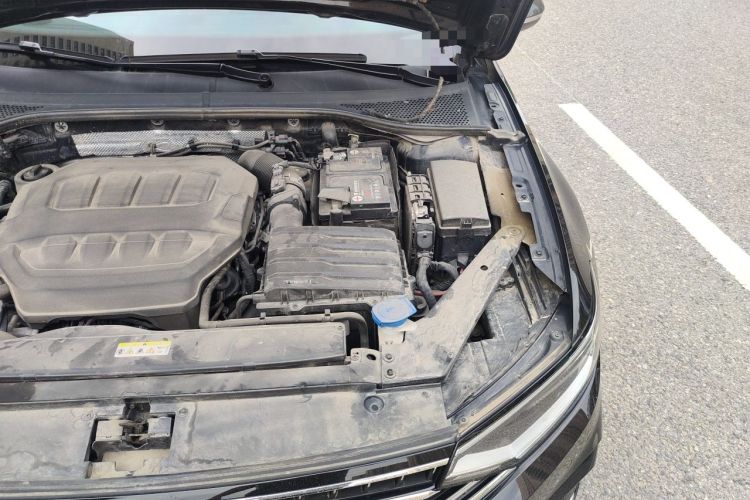 Used Volkswagen Magotan 2023 2 Million Units Commemorative Edition 330TSI DSG Luxury Version Engine Bay Left