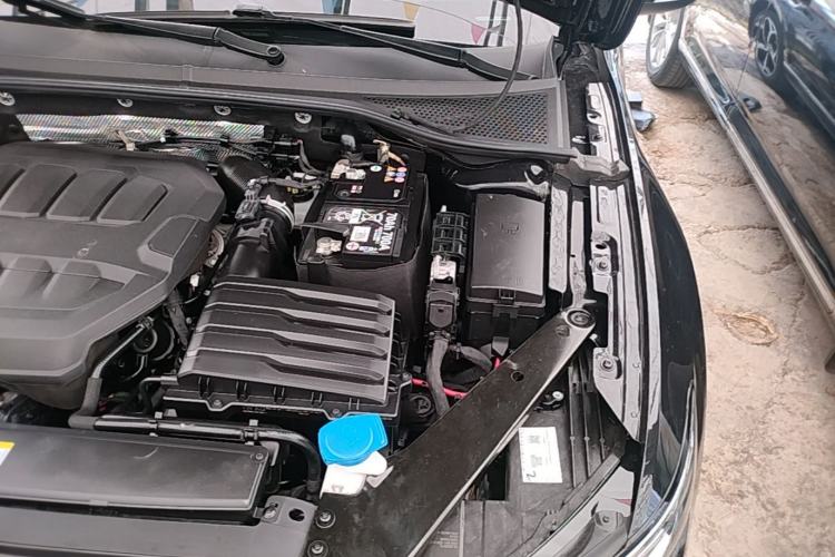 Used Volkswagen Magotan 2023 2 Million Units Limited Edition 330TSI DSG Leading Version Engine Bay Left