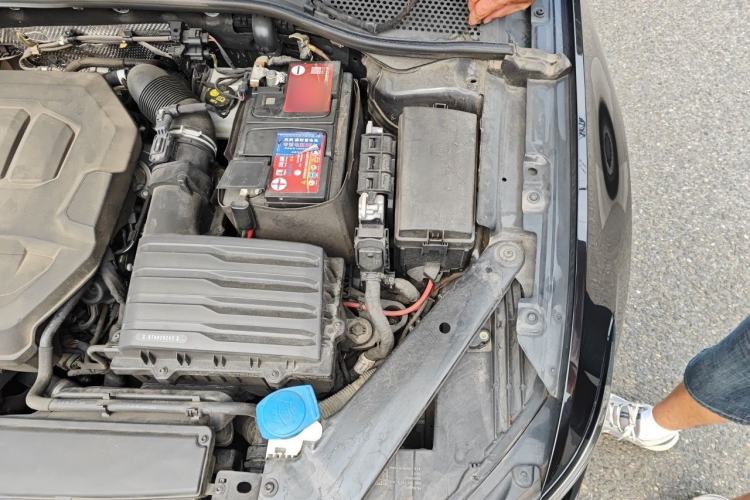 Used Volkswagen Magotan 2023 2 Million Units Limited Edition 330TSI DSG Leading Version Engine Bay Left