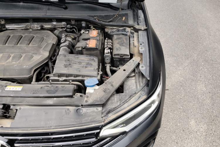 Used Volkswagen Magotan 2023 2 Million Units Limited Edition 330TSI DSG Leading Version Engine Bay Left