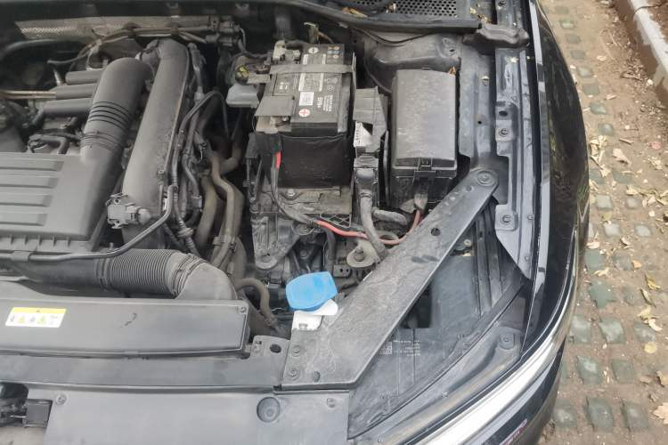 Used Volkswagen Magotan 2023 2 Million Units Limited Edition 280TSI DSG Leading Version Engine Bay Left