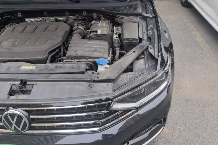 Used Volkswagen Magotan 2023 2 Million Units Limited Edition 330TSI DSG Leading Version Engine Bay Left