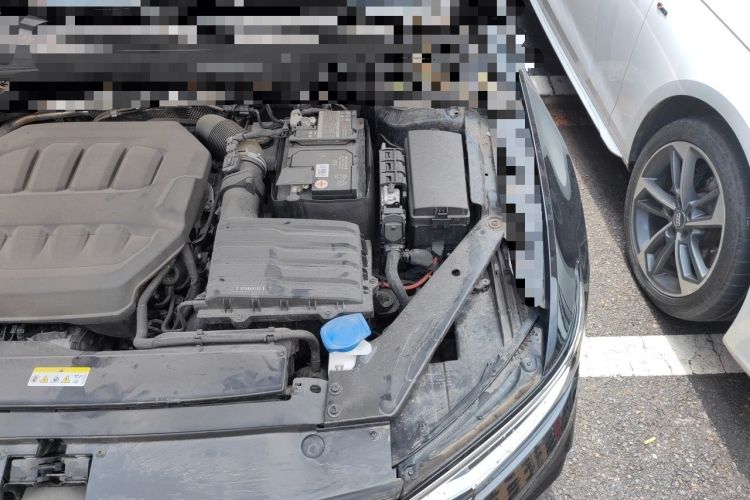 Used Volkswagen Magotan 2023 2 Million Units Commemorative Edition 330TSI DSG Luxury Version Engine Bay Left