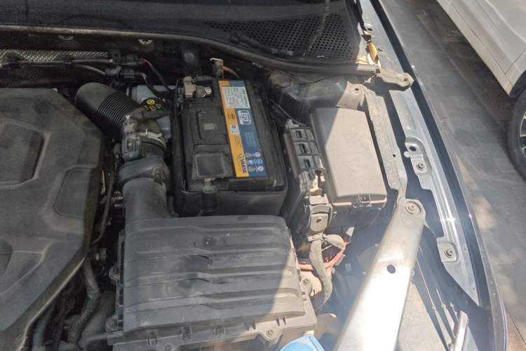 Used Volkswagen Magotan 2023 2 Million Units Limited Edition 330TSI DSG Leading Version Engine Bay Left
