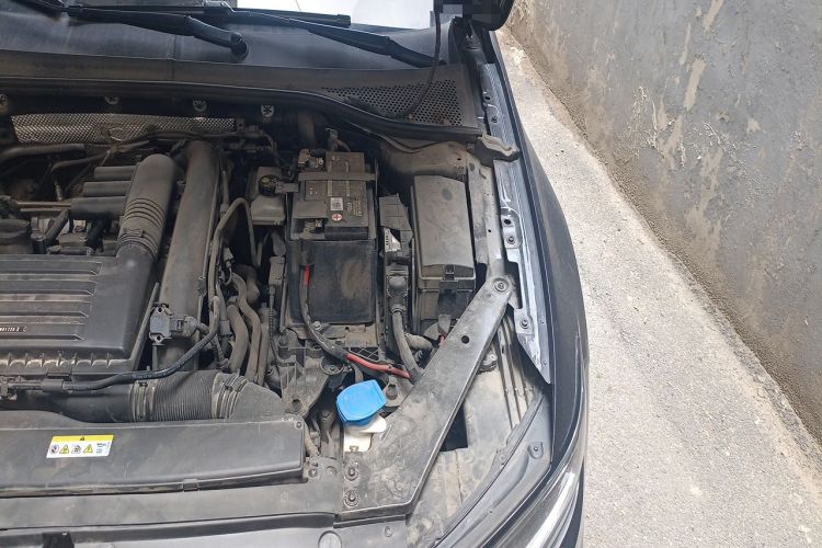 Used Volkswagen Magotan 2023 2 Million Units Limited Edition 280TSI DSG Leading Version Engine Bay Left