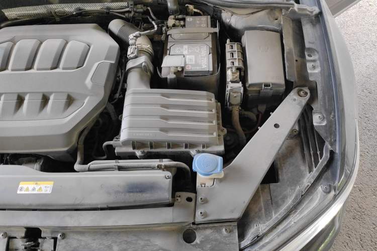 Used Volkswagen Magotan 2023 2 Million Units Limited Edition 330TSI DSG Leading Version Engine Bay Left