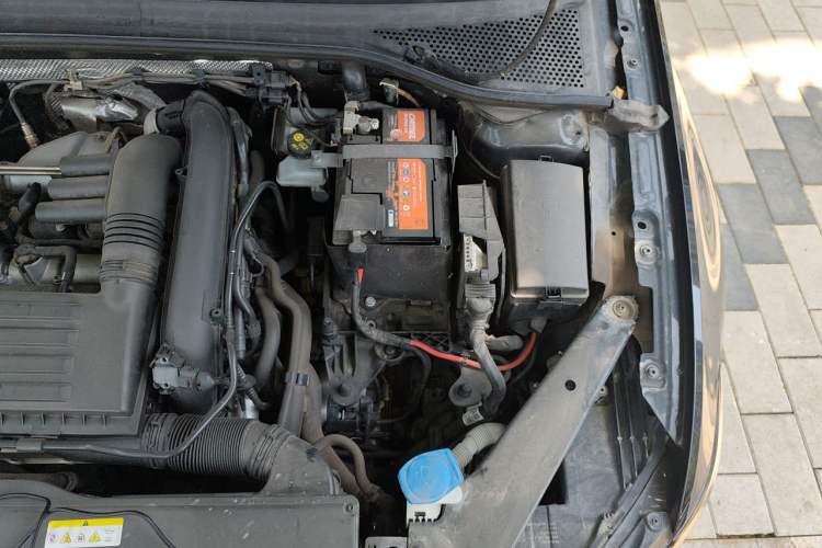 Used Volkswagen Magotan 2023 2 Million Units Limited Edition 280TSI DSG Leading Version Engine Bay Left
